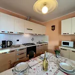 Stunning View Peglio - Larihome A45 Apartman