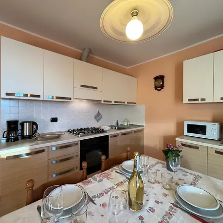Stunning View Peglio - Larihome A45 Apartment