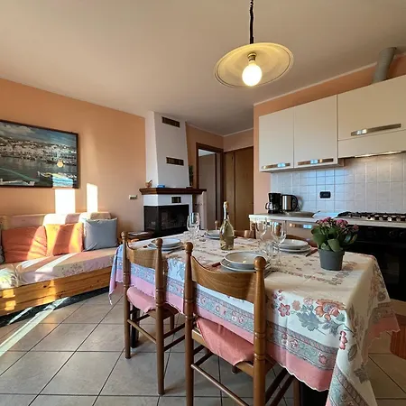 Apartment Stunning View Peglio - Larihome A45 Sueglio