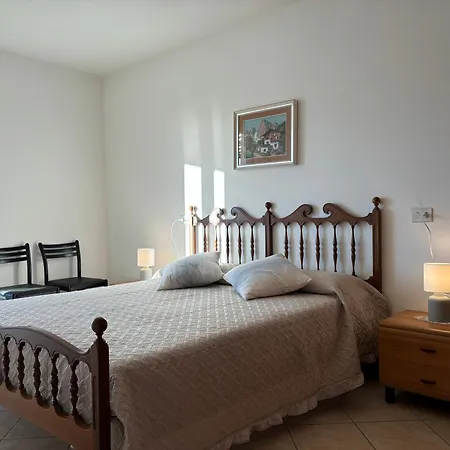 Stunning View Peglio - Larihome A45 Apartment *