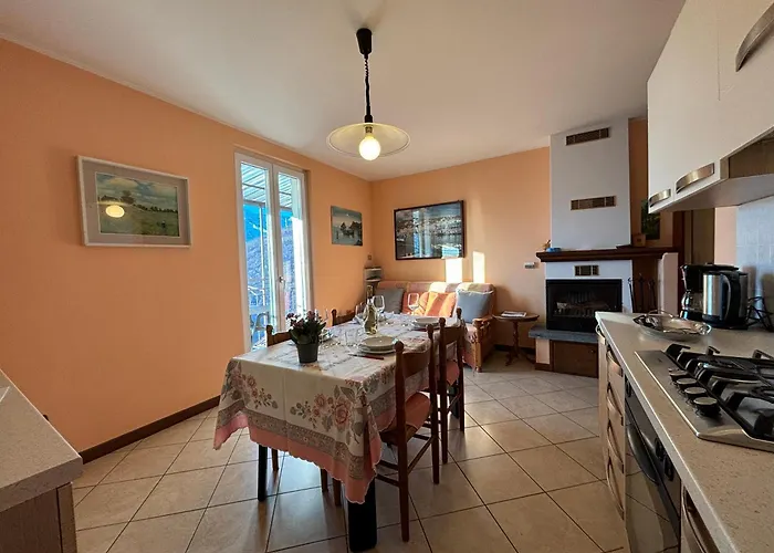 Lägenhet Stunning View Peglio - Larihome A45