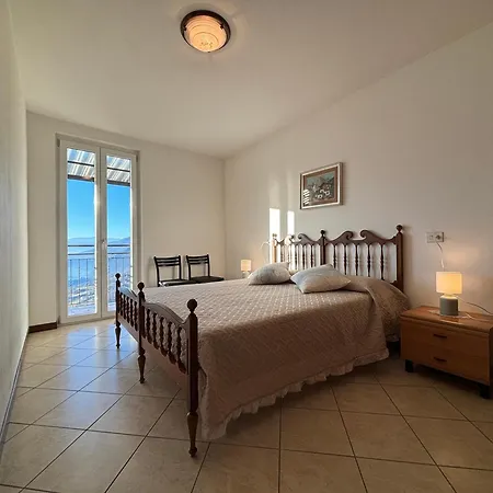 Apartament Stunning View Peglio - Larihome A45 *